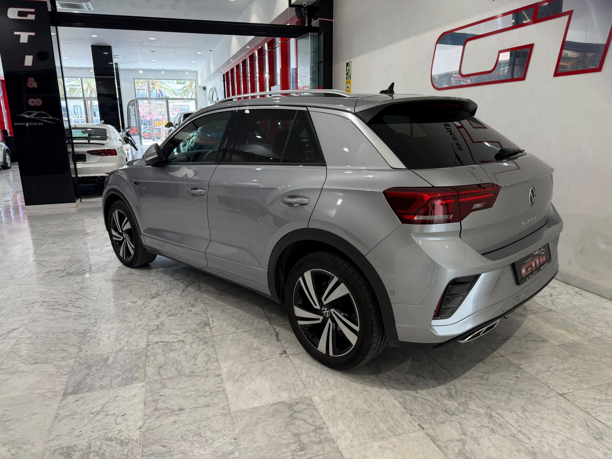 Volkswagen T-Roc 6