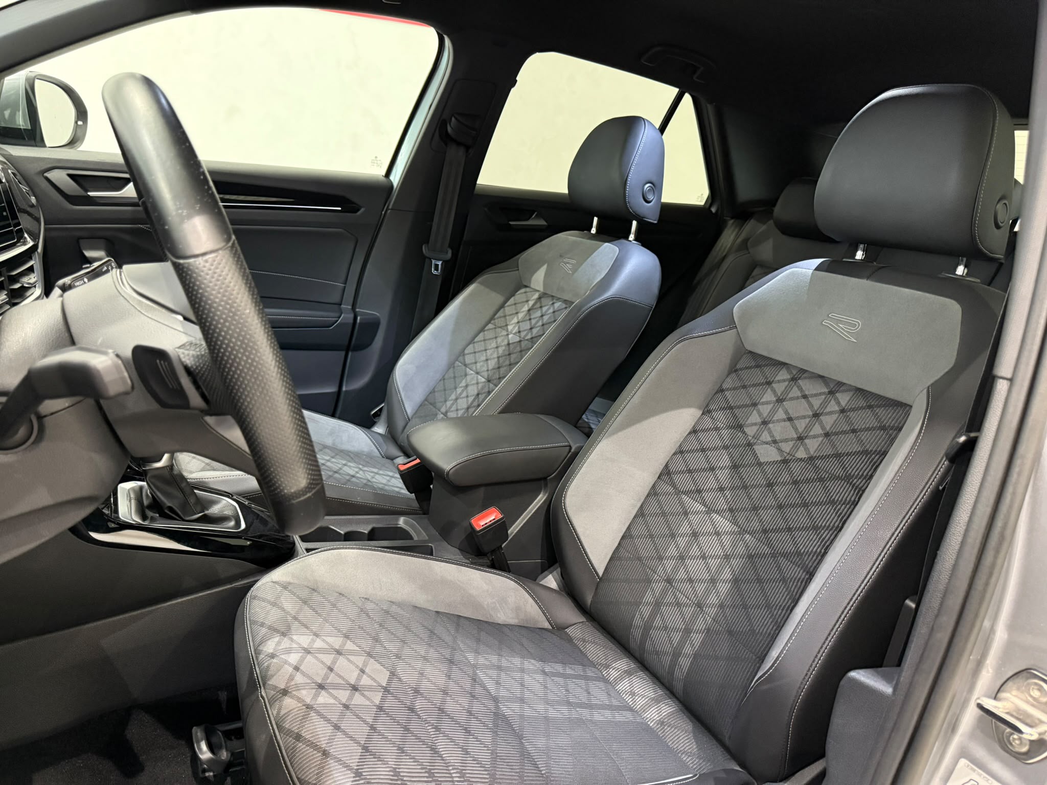 Volkswagen T-Roc 11