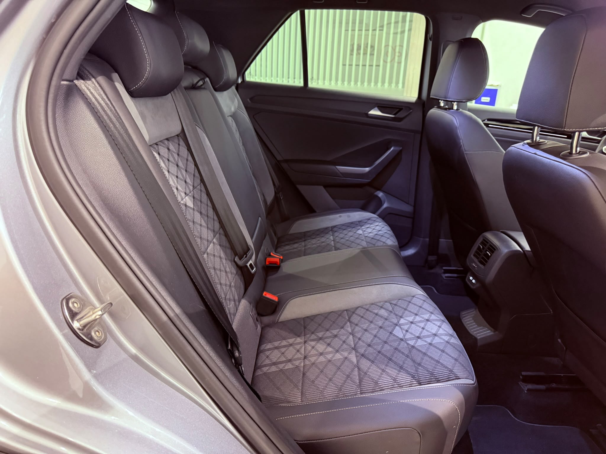 Volkswagen T-Roc 24