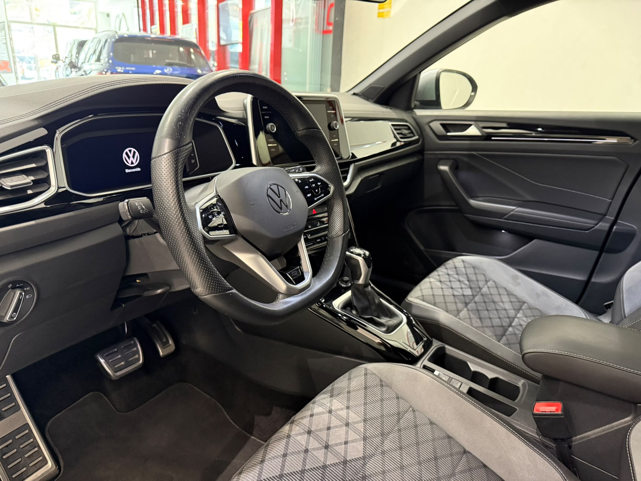 Volkswagen T-Roc 12