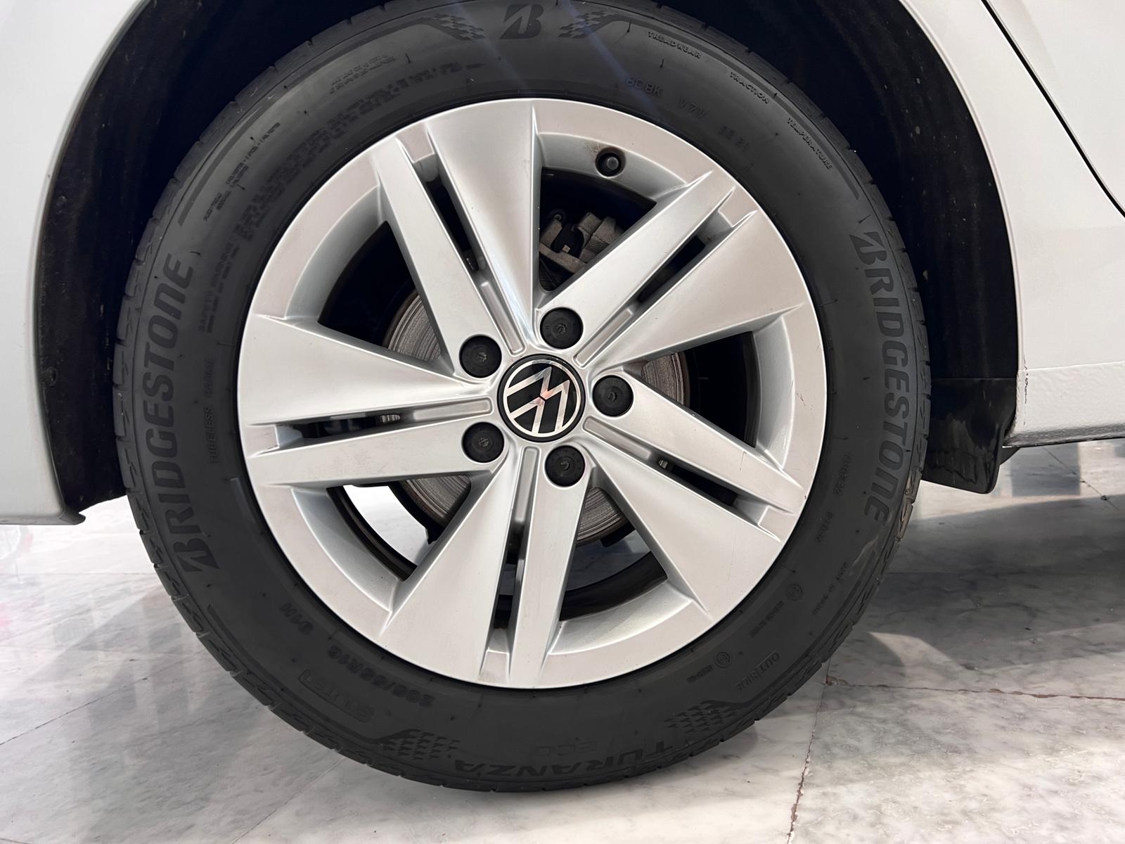 Volkswagen Golf 26