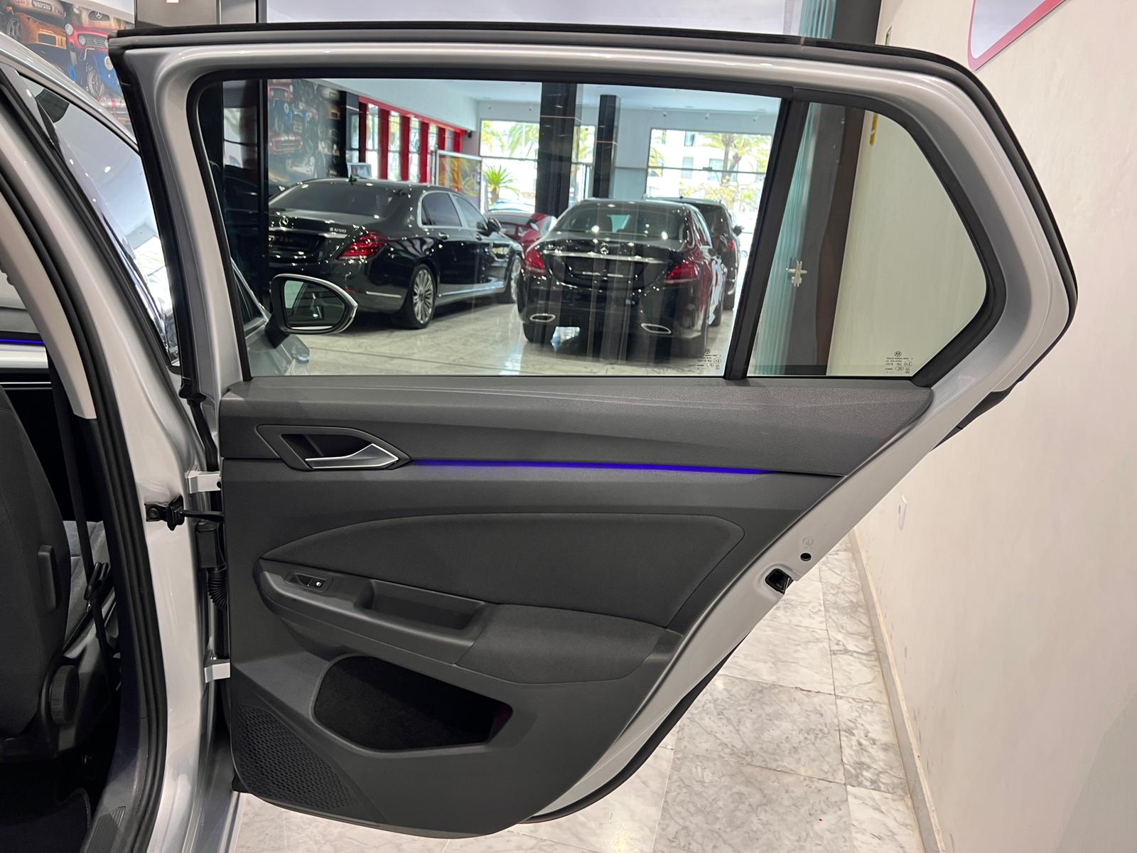 Volkswagen Golf 21