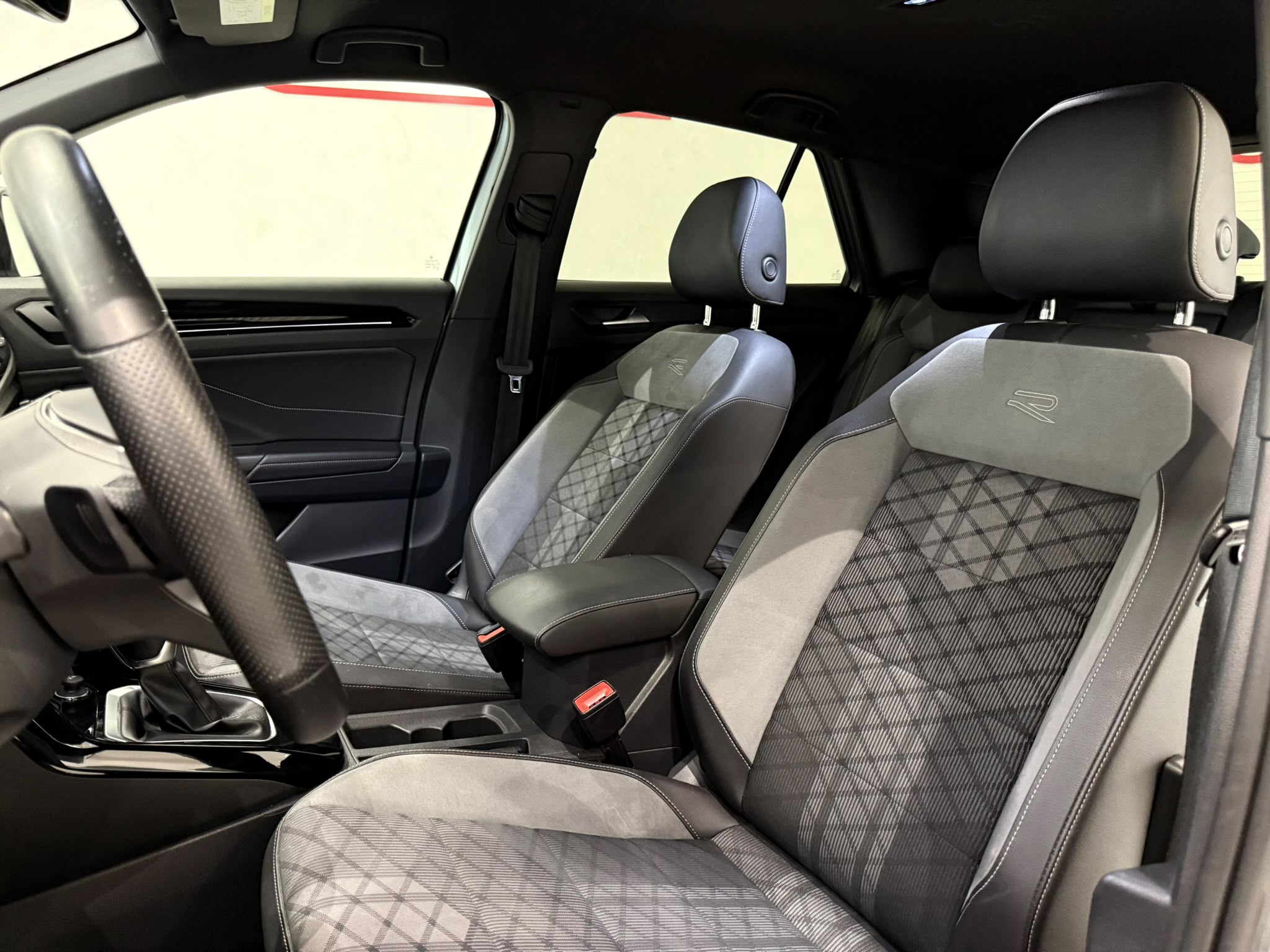Volkswagen T-Roc 14
