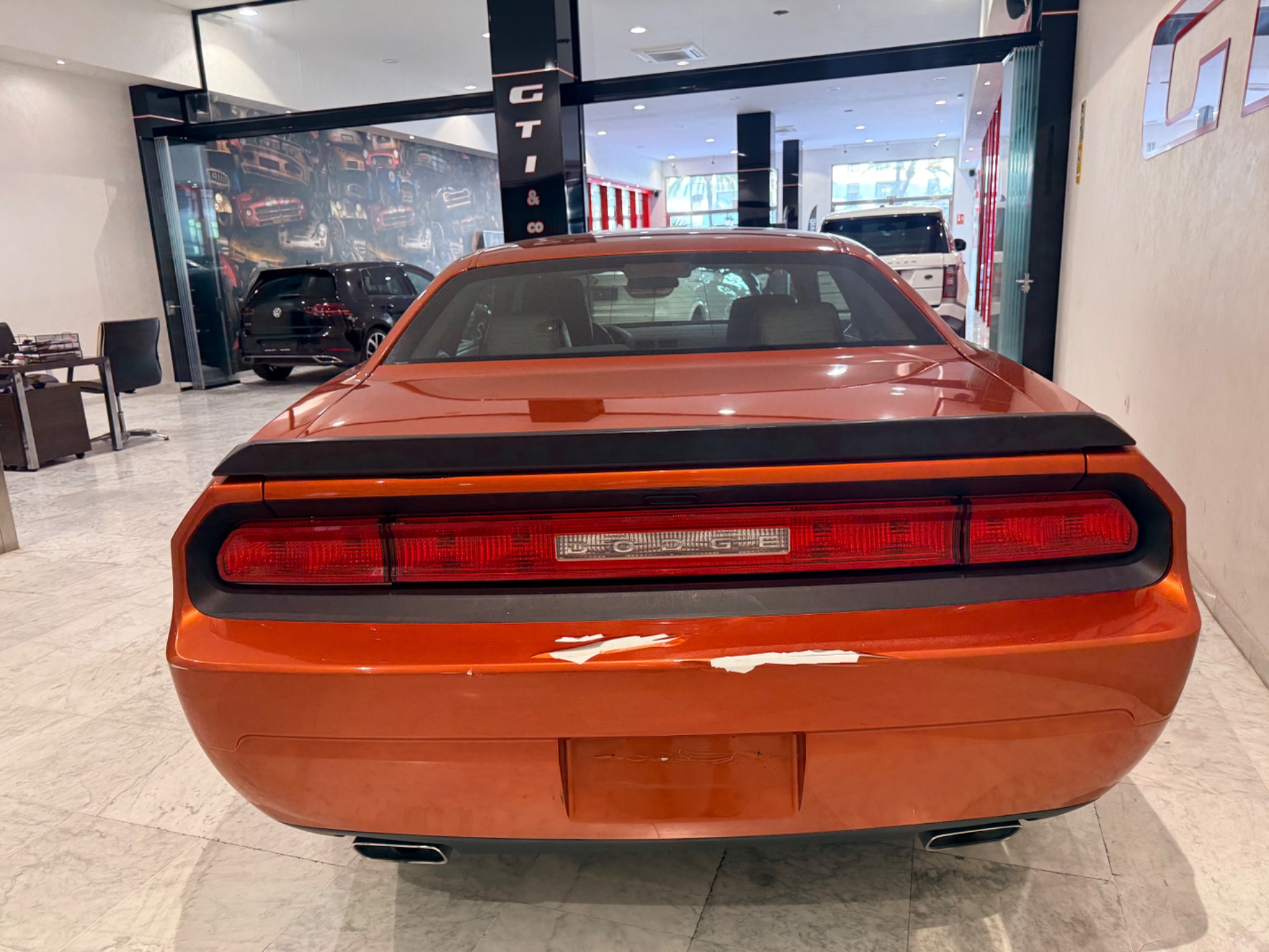 Dodge Challenger 12