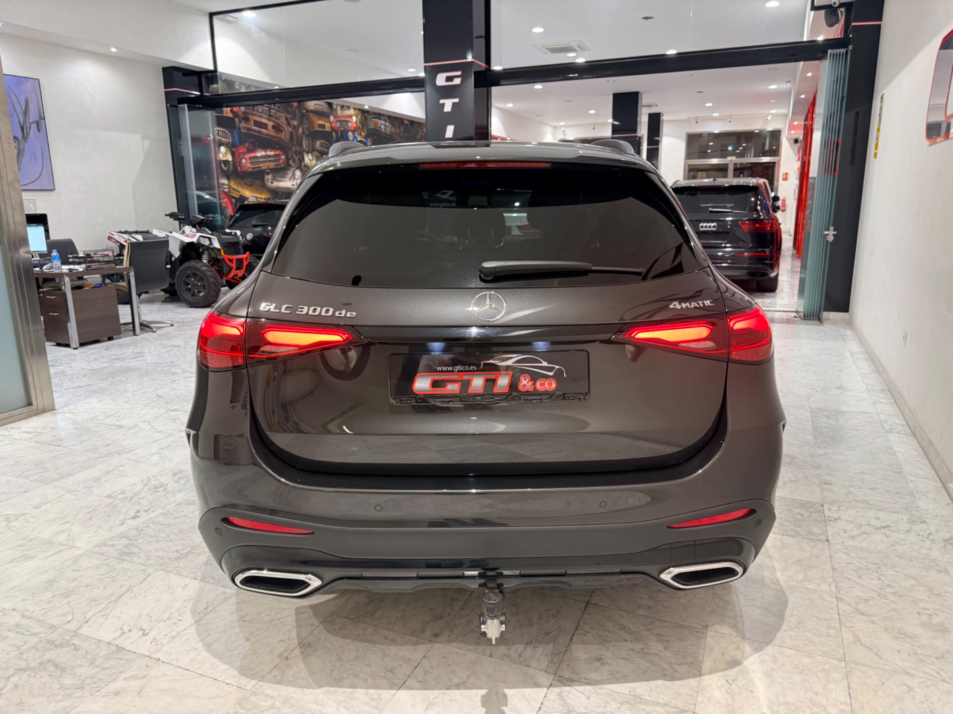 Mercedes-Benz GLC 300 9