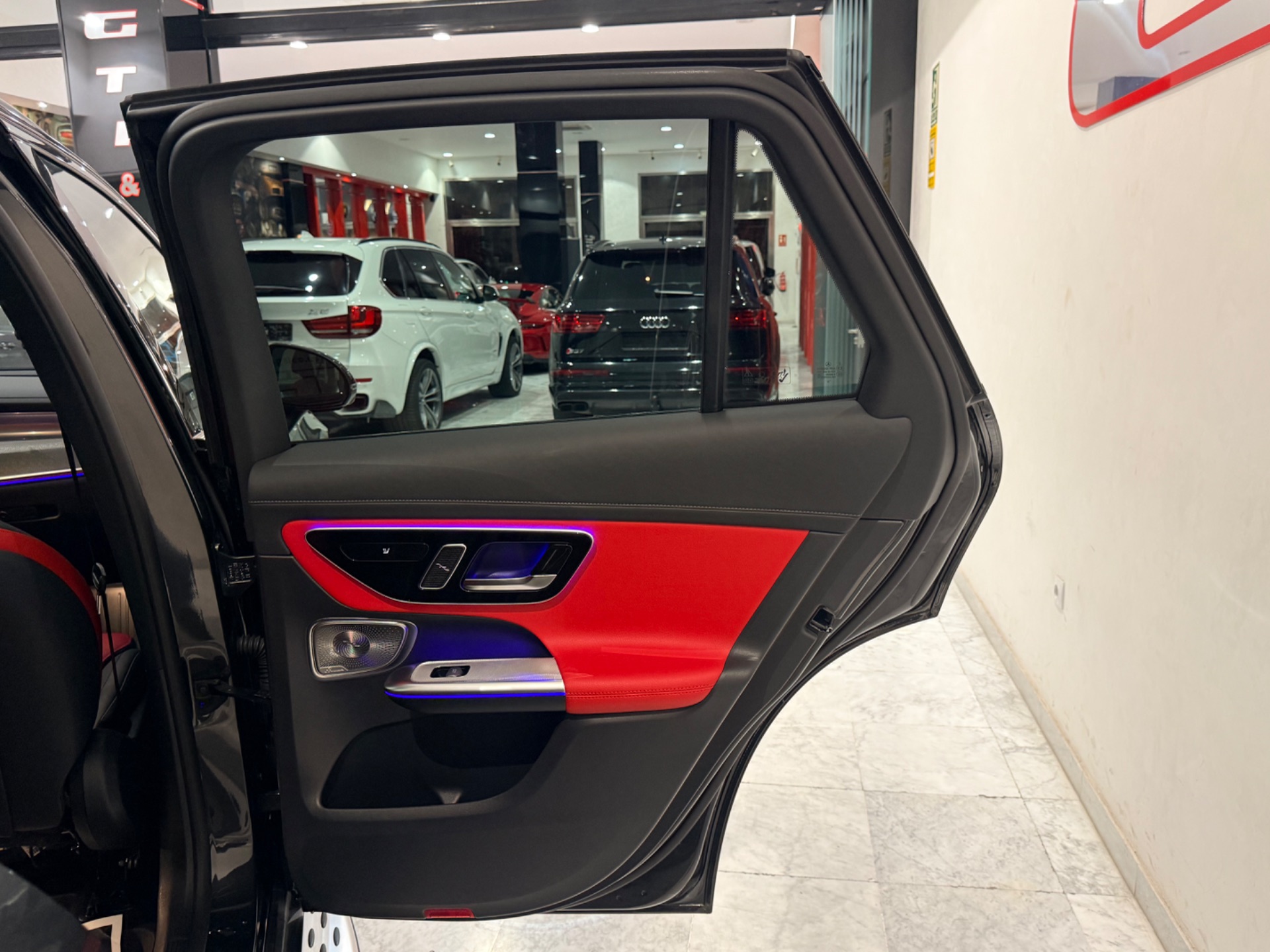 Mercedes-Benz GLC 300 26